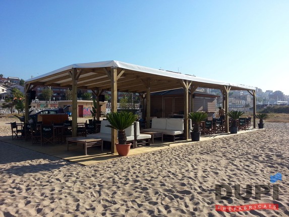 Fabricación de chiringuitos de madera para playas